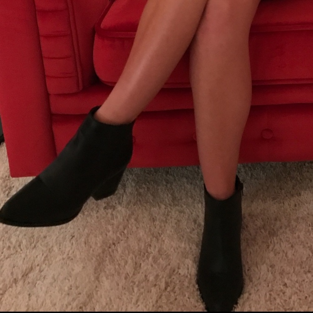 Black Booties (Ankle Boots) with Pointed Toe